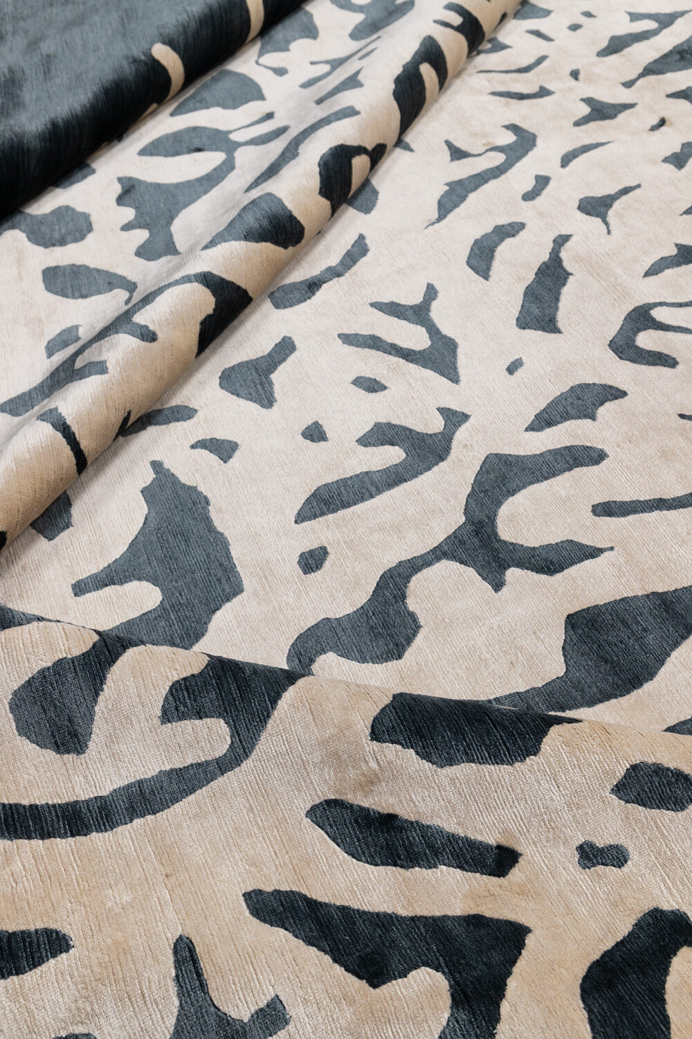 Tapis de luxe design et haut de gamme sur mesure • Gorgone