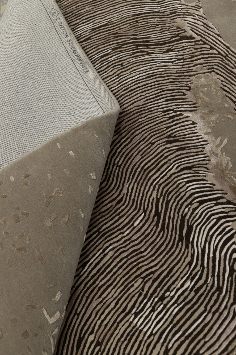 Tapis de luxe design et haut de gamme sur mesure • Ridge